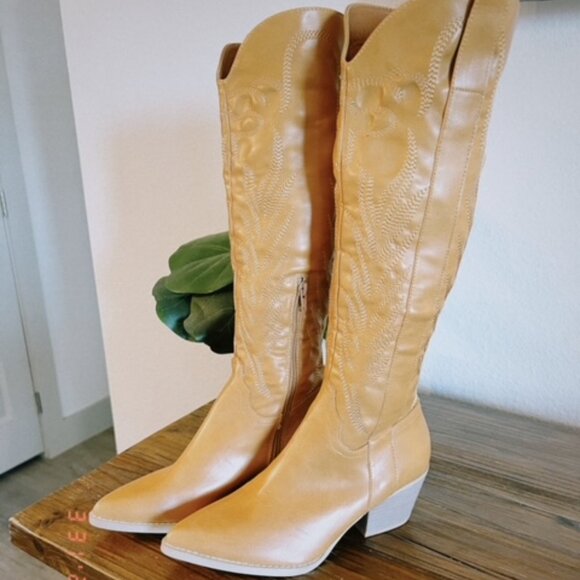 BRAND NEW w TAGS Western Cowgirl Boots TAN SIZE 7 - Picture 3 of 7